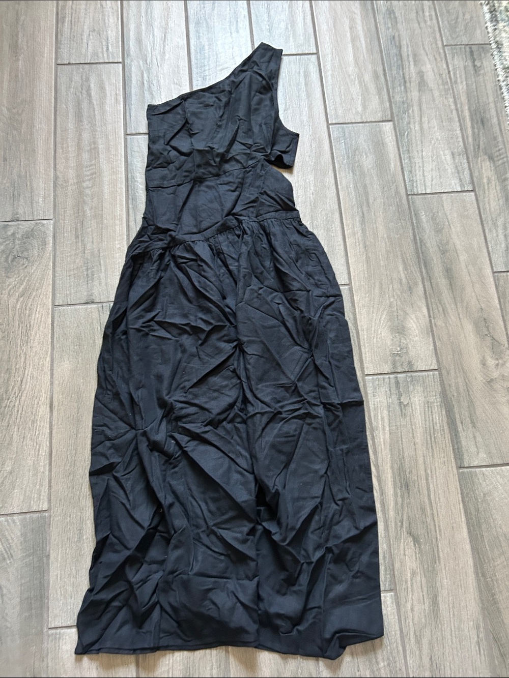 VENUS Black One-Shoulder Maxi Dress
